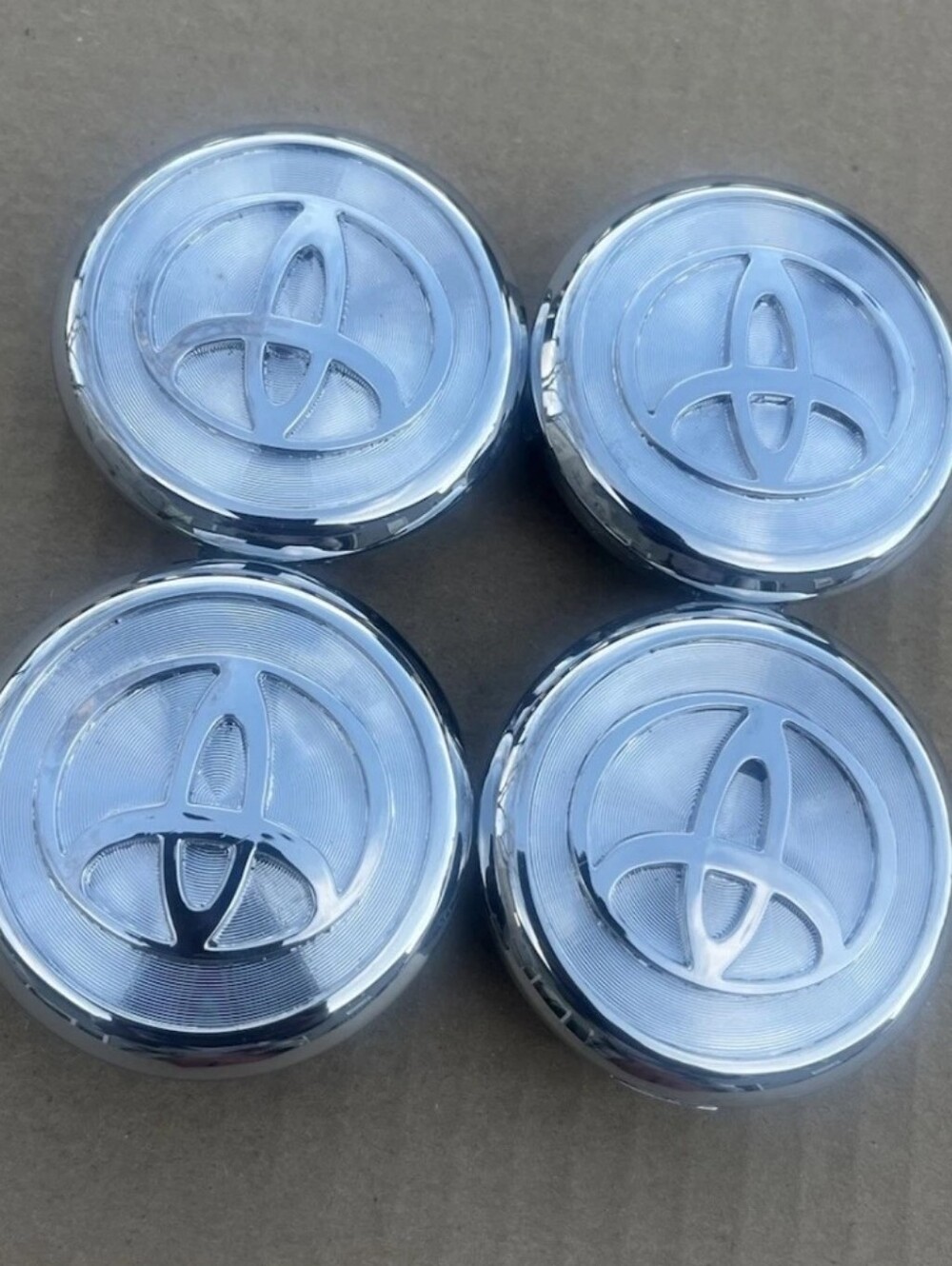4 New TOYOTA WHEEL RIM CENTER CAPS SILVER LOGO 62MM